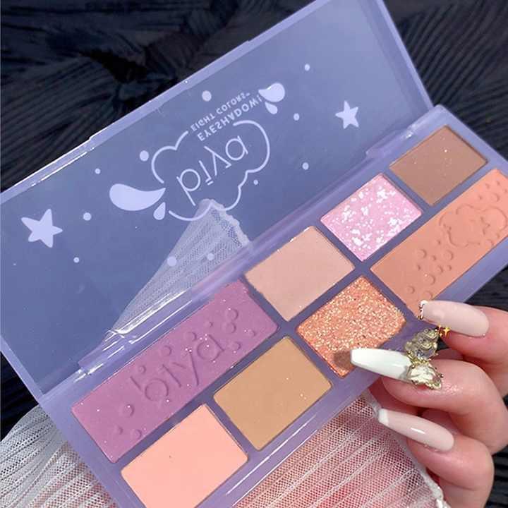 ✨ Glamour Glow Eyeshadow Palette – Matte & Glitter Collection ✨