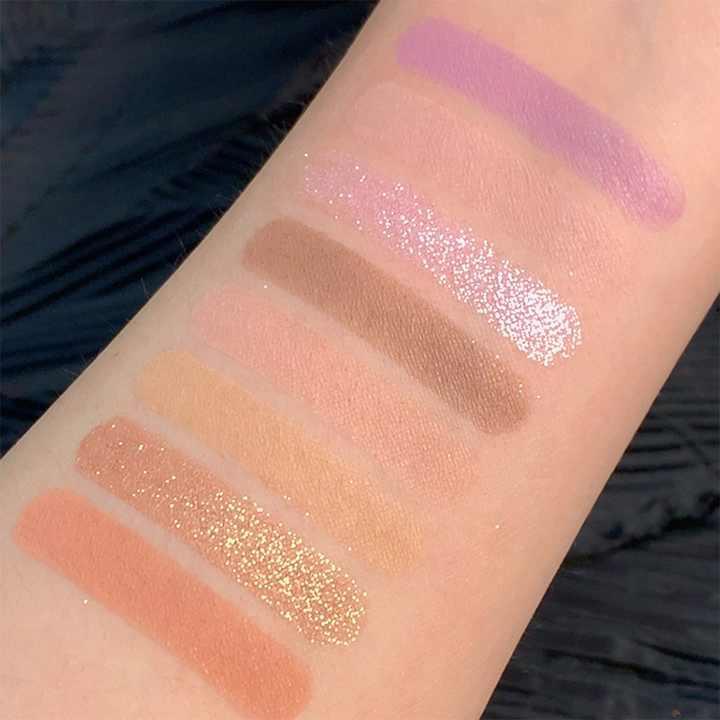 ✨ Glamour Glow Eyeshadow Palette – Matte & Glitter Collection ✨